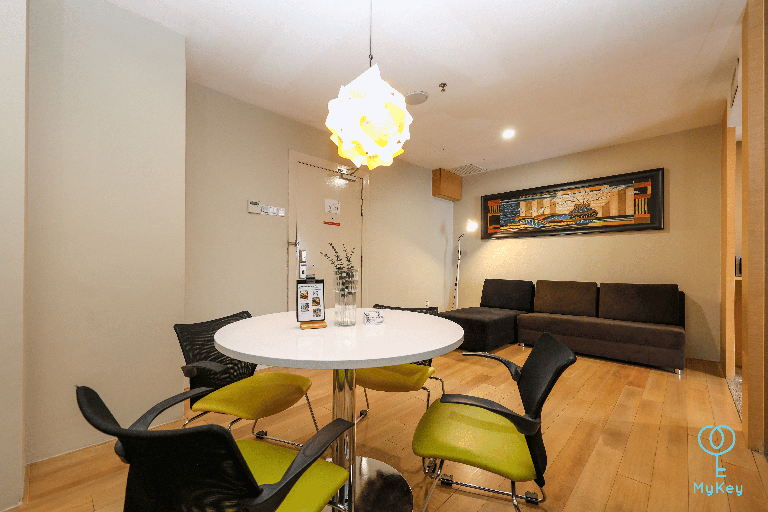 Empire Suites — Dining Area