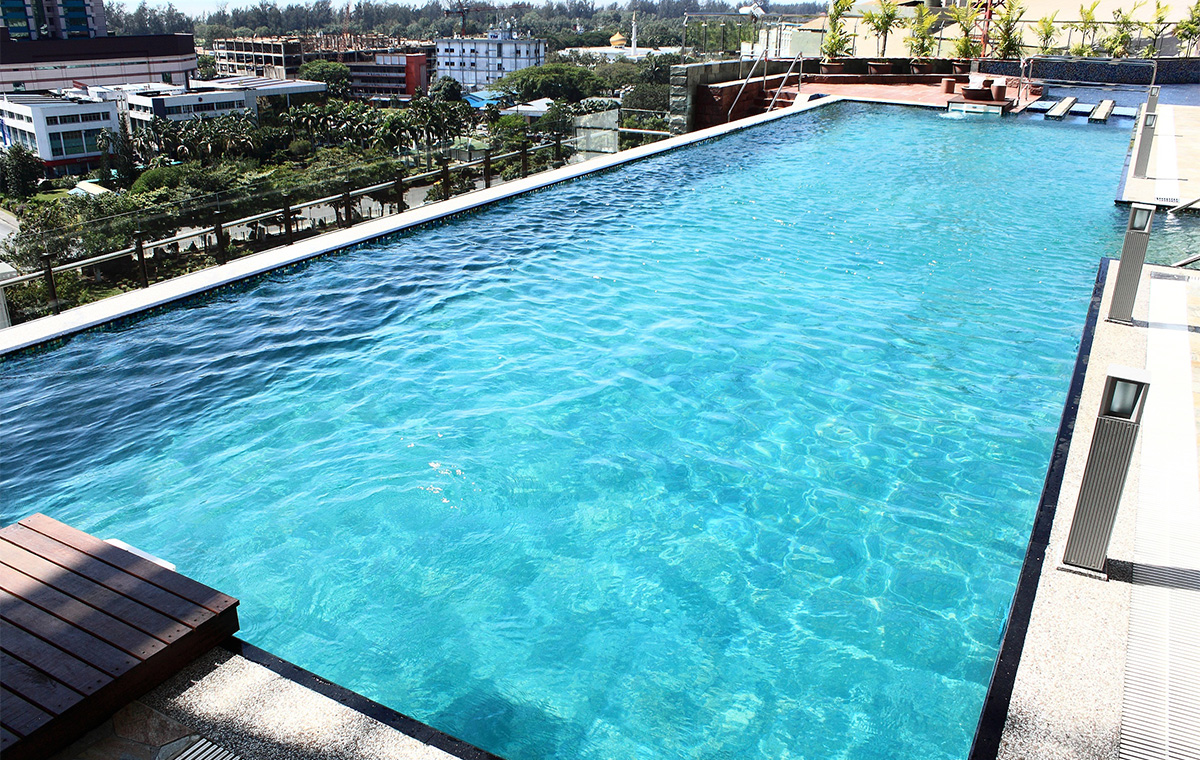 Meritz Hotel — Pool